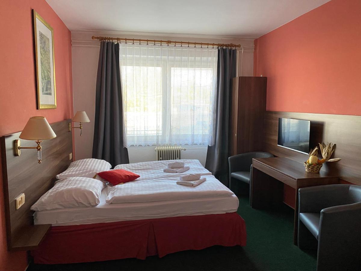 Hotel Formanka Hustopeče Esterno foto