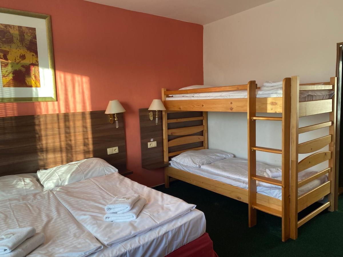 Hotel Formanka Hustopeče Esterno foto