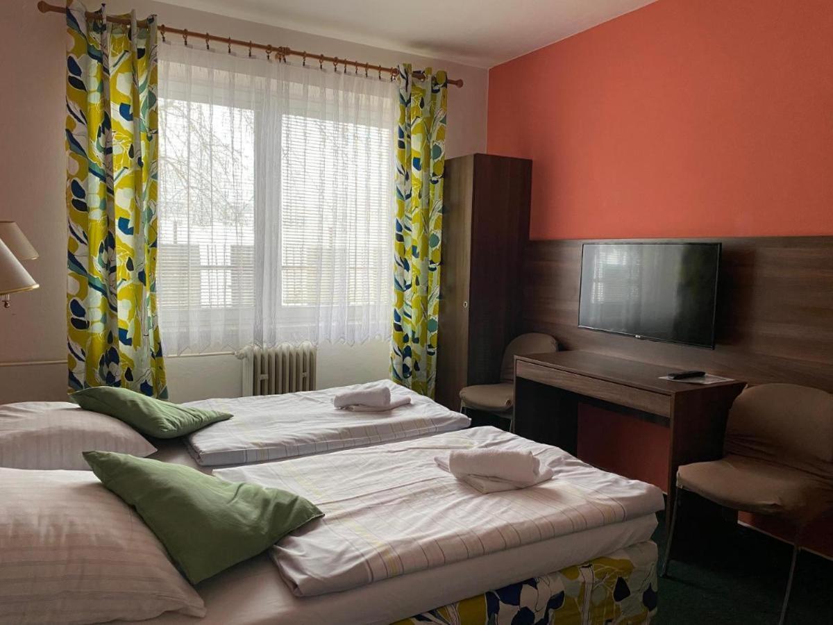 Hotel Formanka Hustopeče Esterno foto